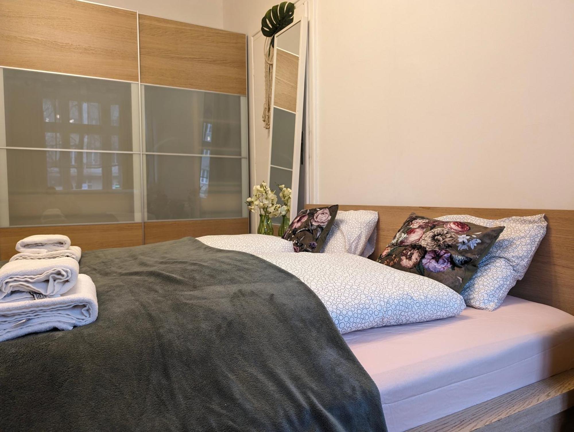Aleja Krasinskiego 24A By Homeprime Kraków Exteriör bild